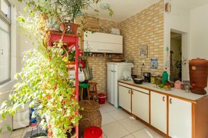 Image 10 - 284834