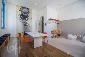 Image 18 - 284890