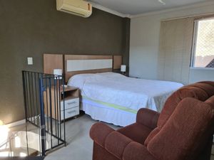 Image 18 - 284988