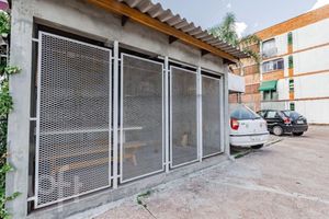 Image 19 - 285215