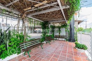 Image 18 - 285215