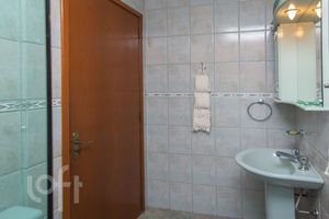 Image 11 - 285247