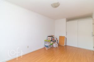 Image 4 - 285300