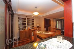 Image 10 - 285567
