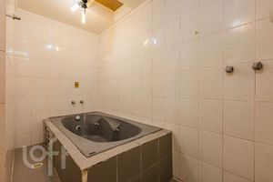 Image 36 - 285585