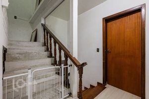 Image 12 - 285585