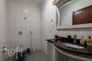 Image 35 - 285585
