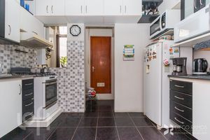 Image 8 - 285930