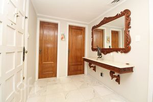 Image 1 - 287009