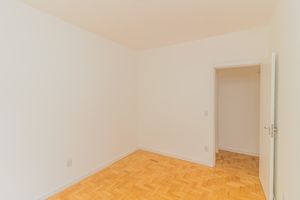 Image 15 - 288182
