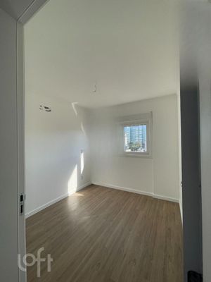 Image 19 - 290343