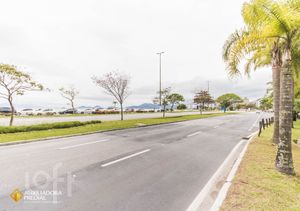 Image 29 - 291093