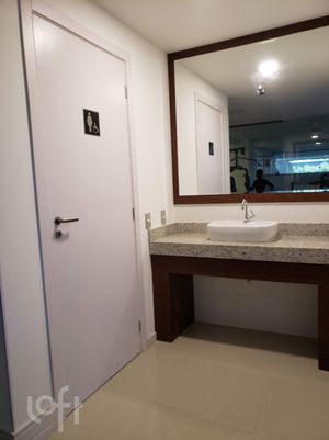 Image 33 - 293019