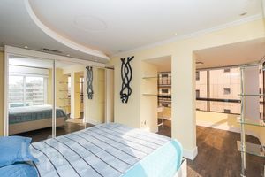 Image 19 - 293931