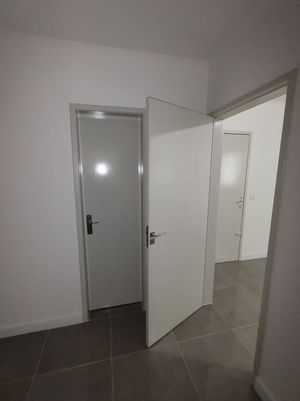 Image 32 - 294640