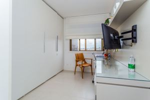 Image 22 - 294859