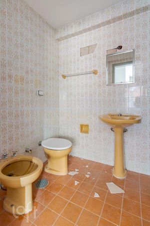Image 19 - 294937