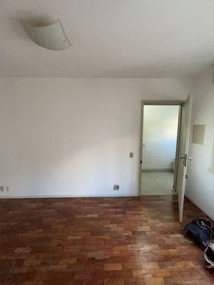 Image 3 - 295047