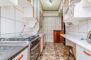 Image 17 - 295056