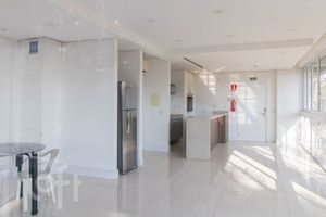 Image 21 - 295298