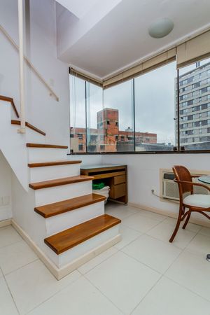 Image 7 - 295357