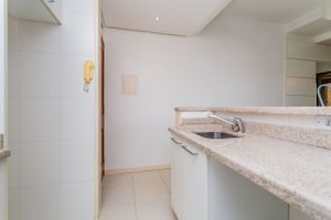 Image 13 - 295357
