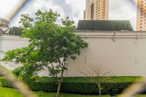 Image 18 - 295409