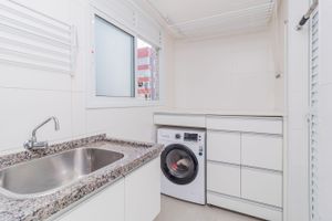Image 19 - 295440