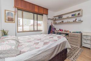 Image 18 - 295468