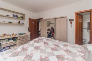 Image 19 - 295468