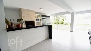 Image 19 - 295549