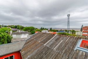 Image 12 - 295573
