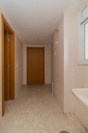 Image 33 - 295632