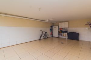 Image 30 - 295665