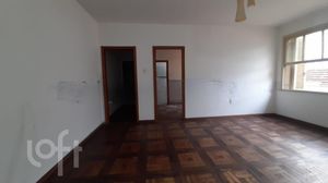 Image 19 - 295677