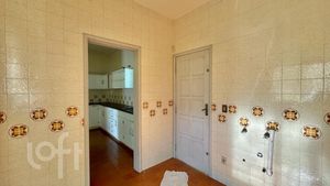 Image 19 - 295703