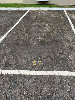Image 17 - 295740