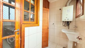 Image 15 - 295857