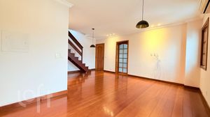 Image 32 - 295857