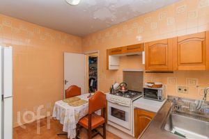 Image 16 - 295888