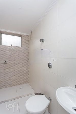 Image 18 - 295944