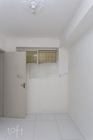 Image 16 - 295944