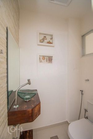 Image 21 - 295971