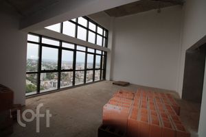 Image 30 - 296025