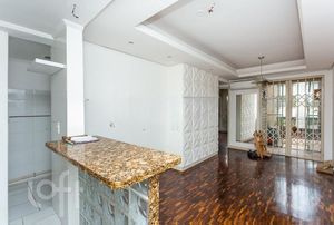 Image 19 - 296057