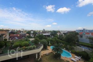 Image 21 - 296058