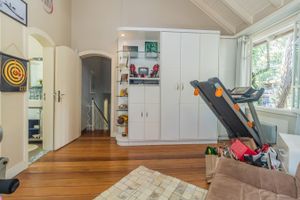 Image 33 - 296155