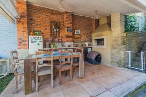 Image 40 - 296155