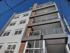 Image 0 - 296302