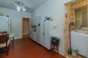 Image 18 - 297438